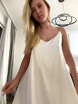 Snapshot of MariaTull chatting on December 2, 5:04 am MariaTull online show from December 2, 5:04 am