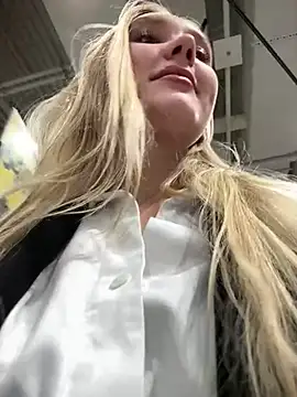 Snapshot of MariaTull chatting on March 1, 2:44 pm MariaTull online show from March 1, 2:44 pm