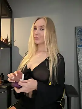 Snapshot of MariaTull chatting on March 7, 4:44 pm MariaTull online show from March 7, 4:44 pm