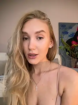 Snapshot of MariaTull chatting on October 15, 2:06 pm MariaTull online show from October 15, 2:06 pm