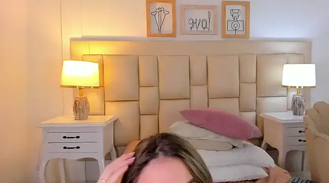 Meredit Lane online show from December 15, 4:07 am