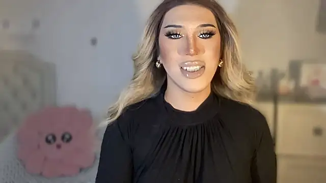 Ts glamxxxx online show from October 18, 8:04 am