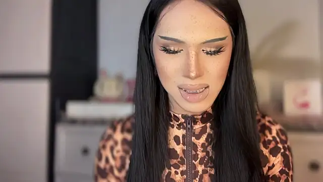 Ts glamxxxx online show from February 18, 1:01 am