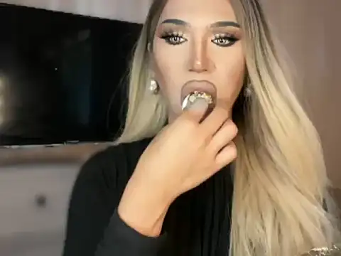 Ts glamxxxx online show from March 7, 1:35 am