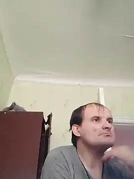 Snapshot of 185322 chatting on February 4, 8:13 am 185322 online show from February 4, 8:13 am