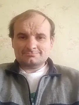 Snapshot of 185322 chatting on February 13, 12:21 pm 185322 online show from February 13, 12:21 pm