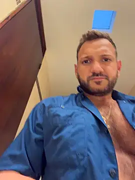 JonJ0 online show from April 28, 10:26 pm