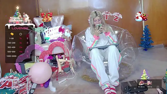 Skinygirl online show from December 19, 5:53 pm