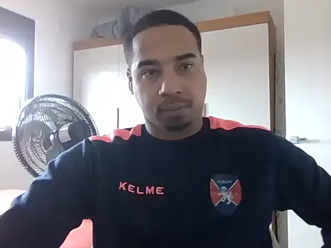 Snapshot of Juninho10c chatting on November 3, 4:30 pm Juninho10c online show from November 3, 4:30 pm