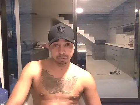 Snapshot of Juninho10c chatting on November 4, 4:33 am Juninho10c online show from November 4, 4:33 am