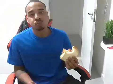 Snapshot of Juninho10c chatting on November 14, 3:38 am Juninho10c online show from November 14, 3:38 am