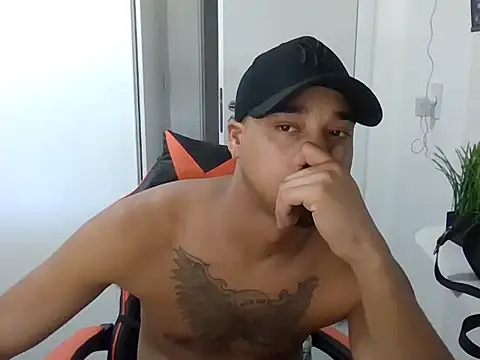 Snapshot of Juninho10c chatting on November 15, 4:03 pm Juninho10c online show from November 15, 4:03 pm