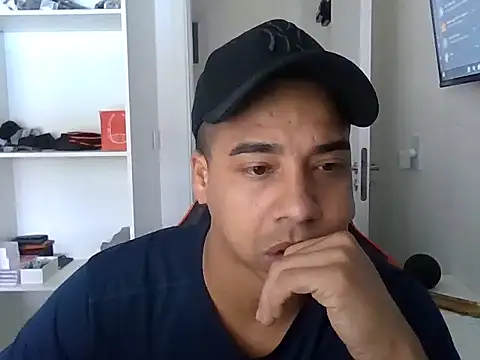 Snapshot of Juninho10c chatting on November 19, 12:38 pm Juninho10c online show from November 19, 12:38 pm