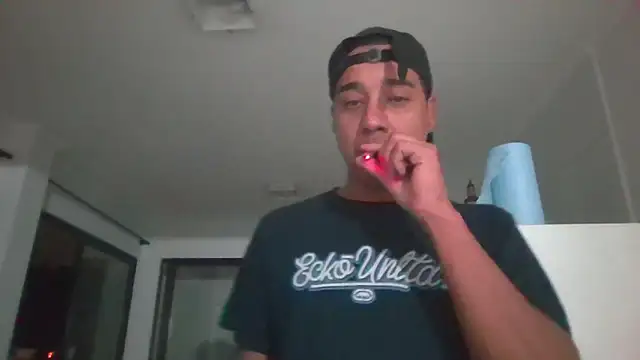 Snapshot of Juninho10c chatting on December 1, 4:17 am Juninho10c online show from December 1, 4:17 am