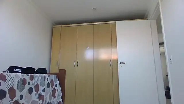 Snapshot of Juninho10c chatting on December 5, 12:25 pm Juninho10c online show from December 5, 12:25 pm