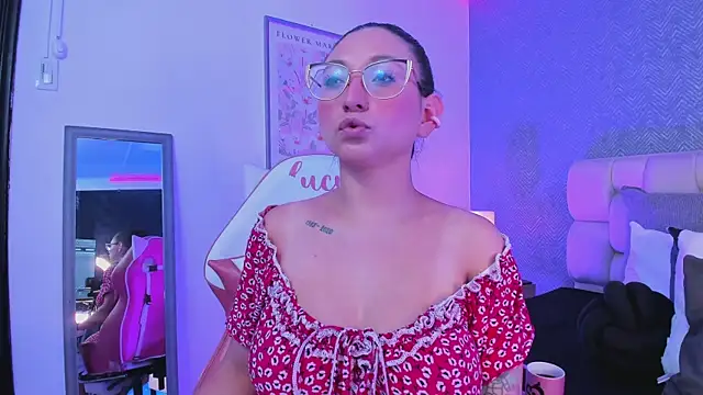 lucy neil online show from January 10, 2:35 am