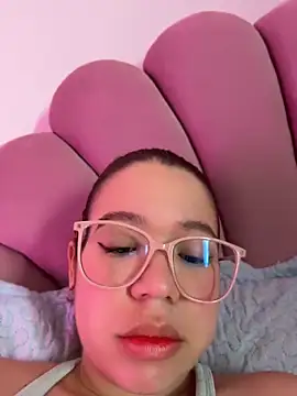 Lucyklein2022 online show from April 19, 3:11 pm