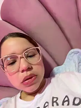 Lucyklein2022 online show from July 18, 3:38 pm