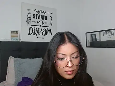 vaness weet online show from October 4, 8:07 pm