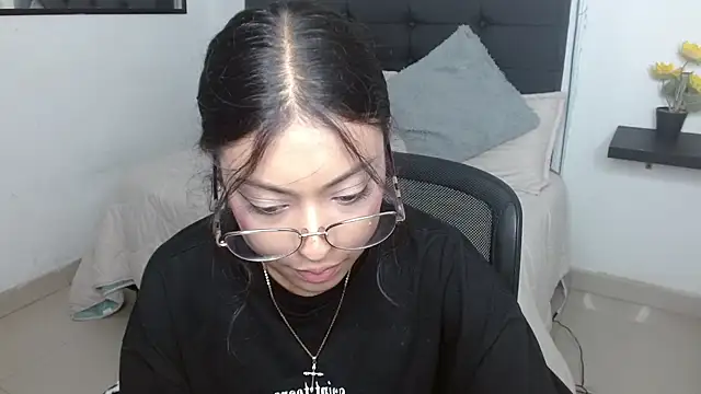 vaness weet online show from November 15, 7:43 pm