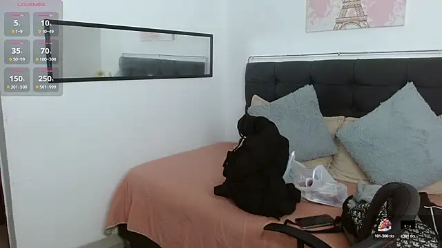 Snapshot of vaness_weet chatting on June 14, 7:49 pm vaness weet online show from June 14, 7:49 pm