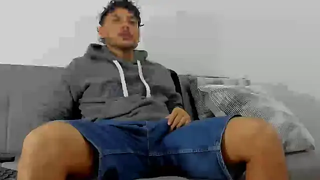 tuyo1995 online show from December 11, 1:37 am