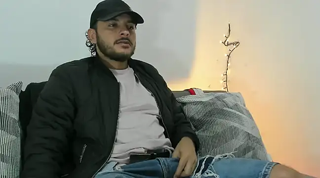 tuyo1995 online show from January 11, 5:31 am