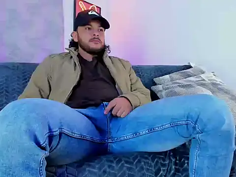 tuyo1995 online show from November 11, 2:50 pm