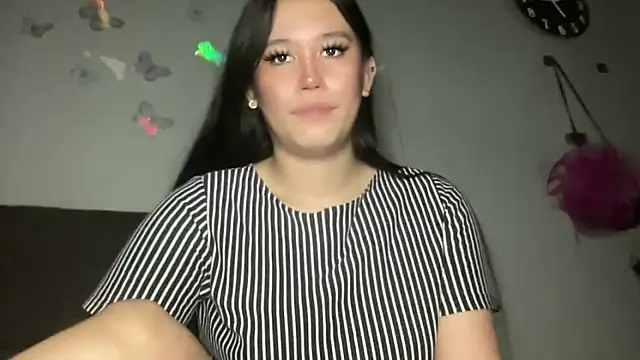 Snapshot of MeganTheRarest chatting on November 3, 1:34 pm MeganTheRarest online show from November 3, 1:34 pm