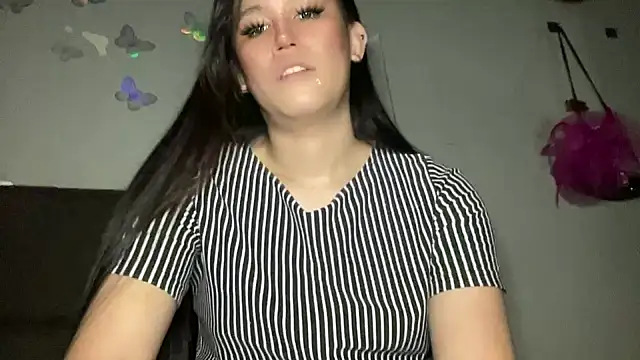 Snapshot of MeganTheRarest chatting on November 29, 6:49 am MeganTheRarest online show from November 29, 6:49 am