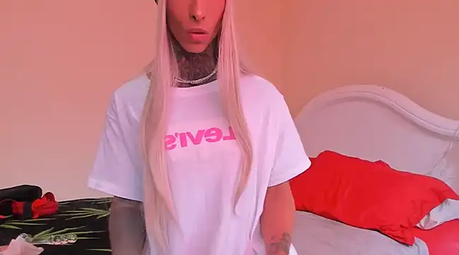 drippyorlovee online show from January 3, 3:44 pm