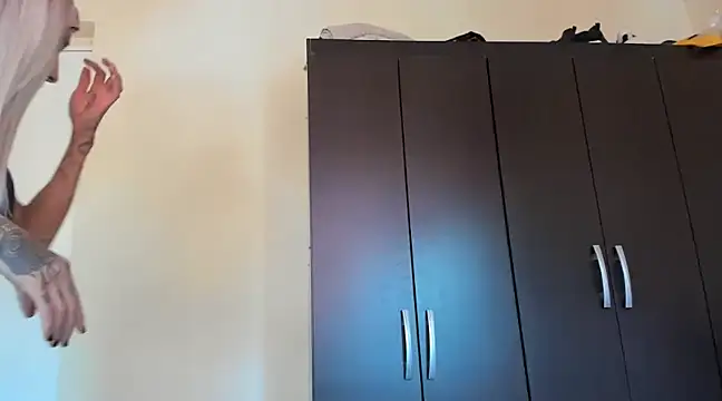 drippyorlovee online show from January 14, 7:21 pm