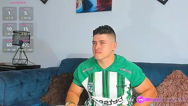 Leonsmoron online show from October 30, 11:05 pm