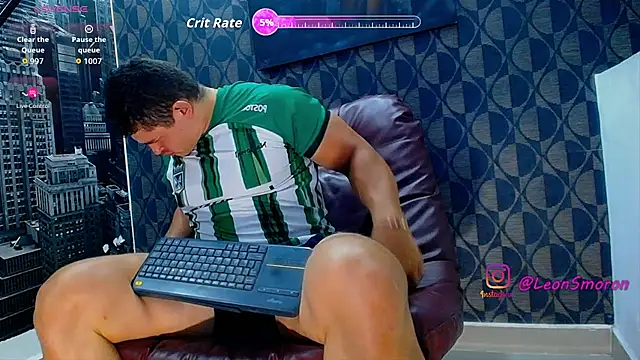 Leonsmoron online show from July 29, 1:26 am