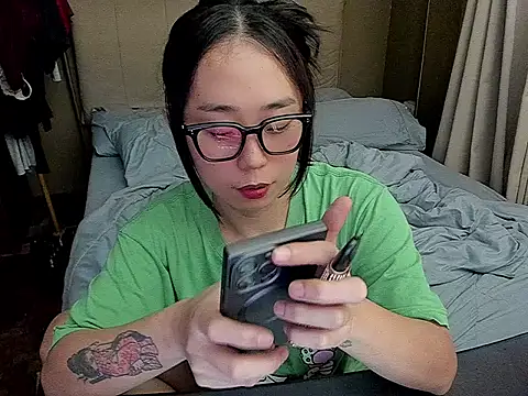 Snapshot of MissAyaCollins chatting on April 16, 4:24 am MissAyaCollins online show from April 16, 4:24 am
