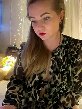 Lady  Maria online show from December 2, 4:20 pm