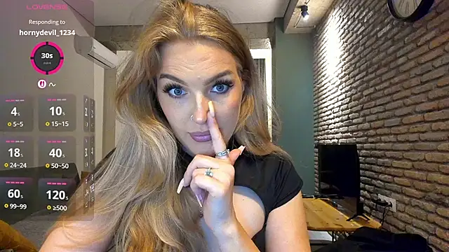 Snapshot of fifteenpoem chatting on July 21, 4:37 am fifteenpoem online show from July 21, 4:37 am