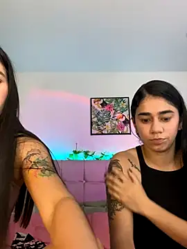 Snapshot of Layla_Rachel chatting on November 2, 2:03 am Layla Rachel online show from November 2, 2:03 am