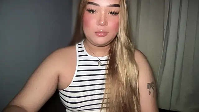 Snapshot of MissCataleyaxxx chatting on October 2, 12:50 am MissCataleyaxxx online show from October 2, 12:50 am