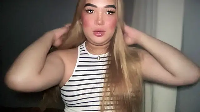 Snapshot of MissCataleyaxxx chatting on October 12, 1:15 am MissCataleyaxxx online show from October 12, 1:15 am