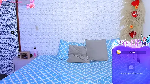 Snapshot of caylinhot7 chatting on December 5, 5:04 am caylinhot7 online show from December 5, 5:04 am