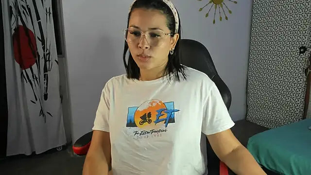 Snapshot of caylinhot7 chatting on October 5, 5:06 am caylinhot7 online show from October 5, 5:06 am