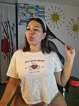 Snapshot of caylinhot7 chatting on October 20, 4:46 am caylinhot7 online show from October 20, 4:46 am