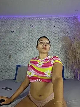 Snapshot of caylinhot7 chatting on October 27, 5:33 am caylinhot7 online show from October 27, 5:33 am