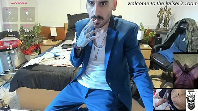 kaiser679  online show from December 13, 9:42 pm