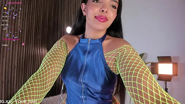 SaraFerrerx online show from October 17, 7:05 pm