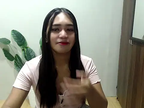 Snapshot of pinay_sofia chatting on June 4, 7:58 am pinay sofia online show from June 4, 7:58 am