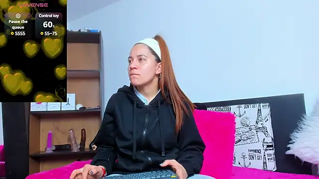 candie26 online show from March 3, 3:20 pm