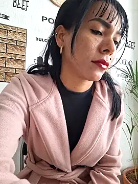Doll Loren online show from February 12, 7:45 pm