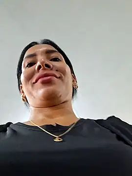 Doll Loren online show from November 27, 2:30 pm